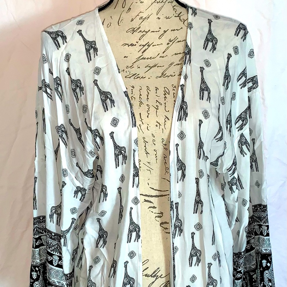 Giraffe print kimono topper… One size fits all